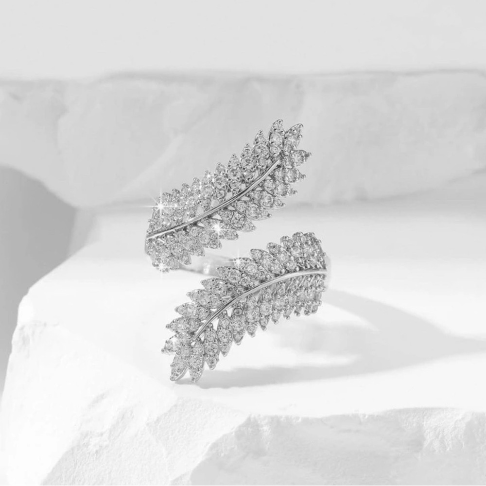 Ring - Picture 2 of 6